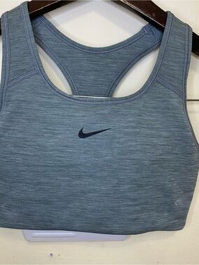 Womens NIKE sport bra size XS